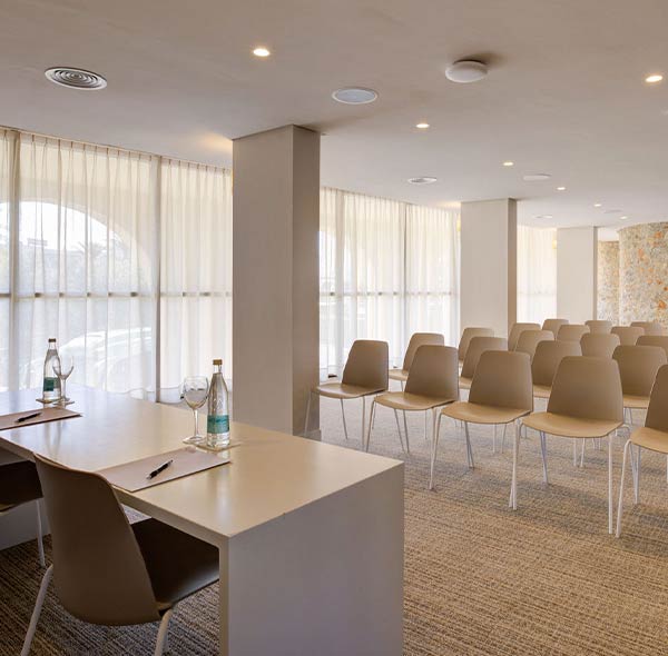 Sala Cabrera para reuniones en el Protur Safari Park Aparthotel, Sa Coma, Mallorca