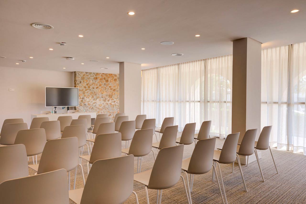 Sala para eventos en el Protur Safari Park Aparthotel, Sa Coma, Mallorca